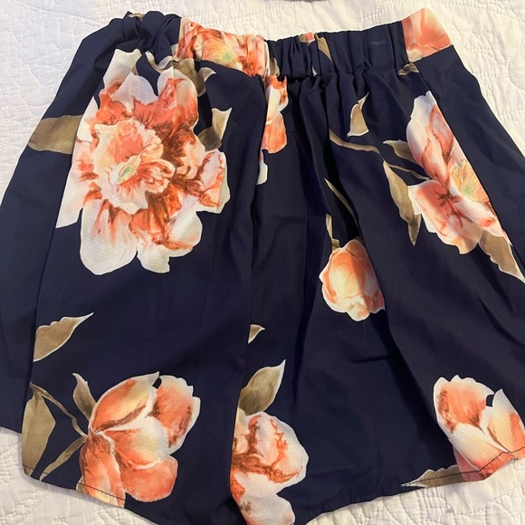 Floral Two-Piece Set in Navy and Peach - Picture 3 of 5